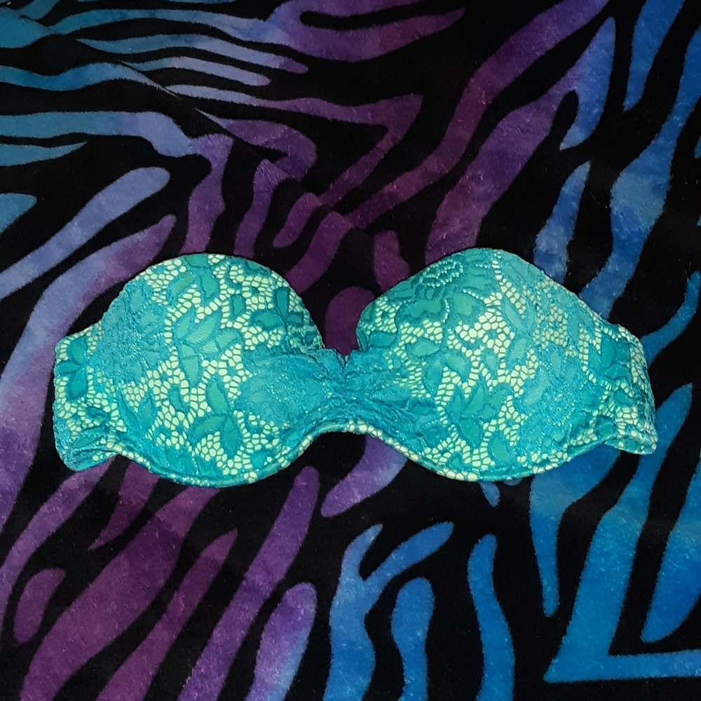 VICTORIA secret 32 c
